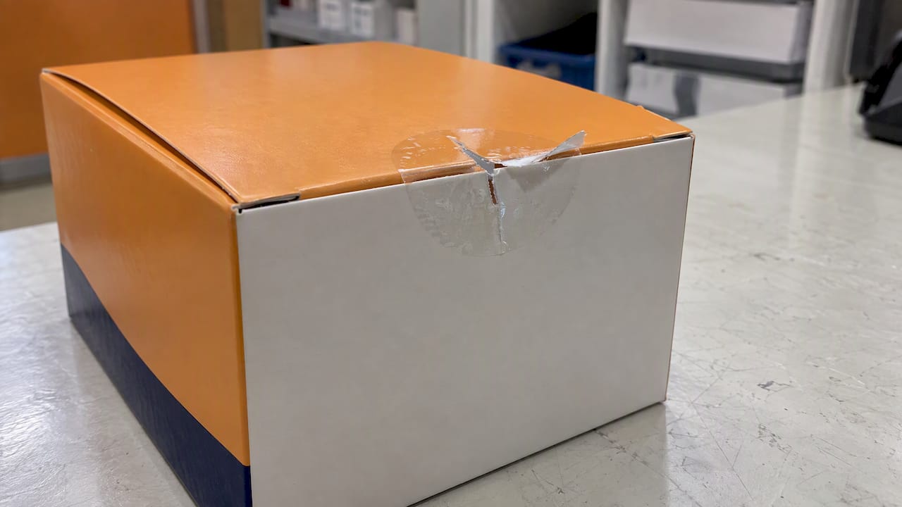 Split seal on a skincare carton flap
